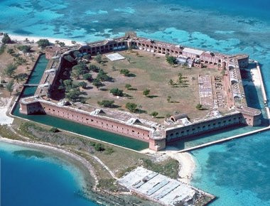 Βίντεο: Σύγχρονες βάσεις... «απόρθητα φρούρια»